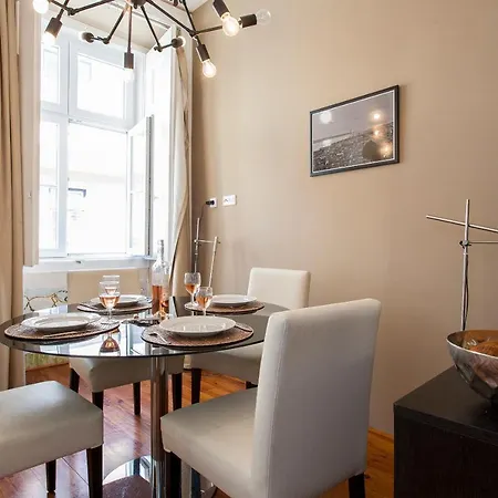 Correeiros Downtown Duplex & Deluxe Apartment Lisbona Esterno foto