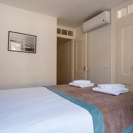 Correeiros Downtown Duplex & Deluxe Apartment Lisbona Esterno foto